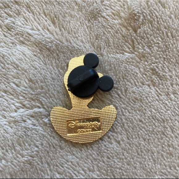 Cinderella brooch - Picture 4 of 4